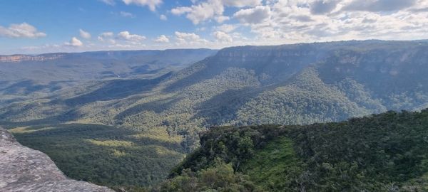 Wild ride australia blue mountains sydney harley tour motorcycle katoomba three sisters