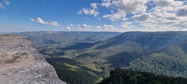 Wild ride australia blue mountains sydney harley tour motorcycle katoomba three sisters govetts leap